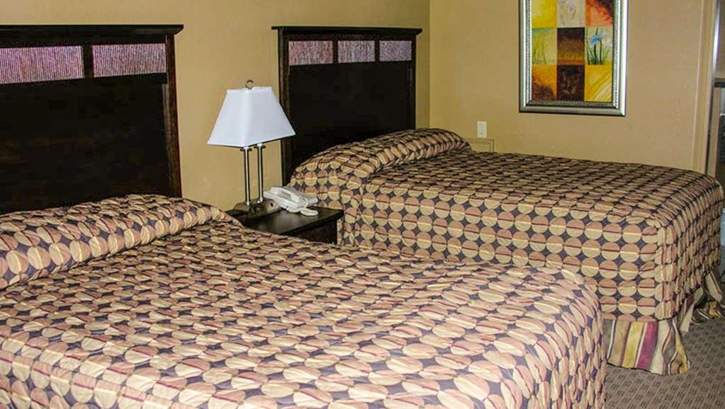 Fortune Inn & Suites Newport Szoba fotó