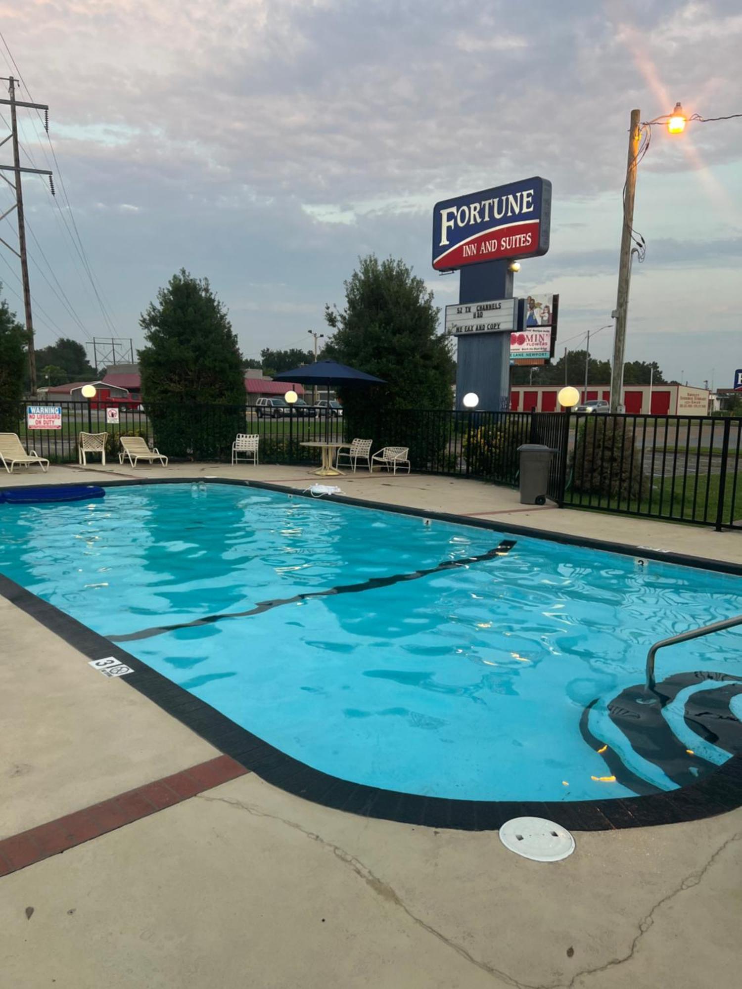 Fortune Inn & Suites Newport Kültér fotó