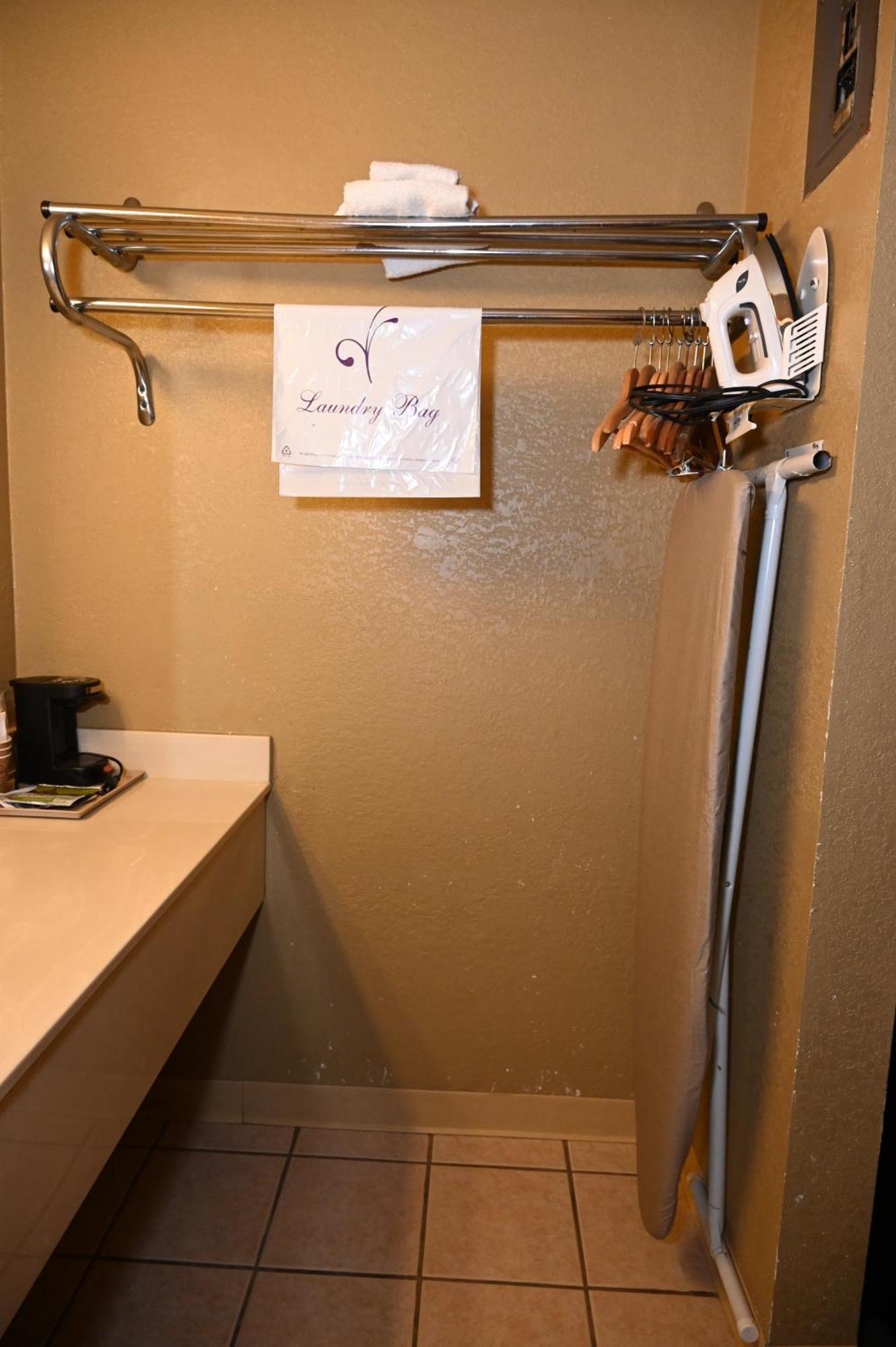 Fortune Inn & Suites Newport Kültér fotó