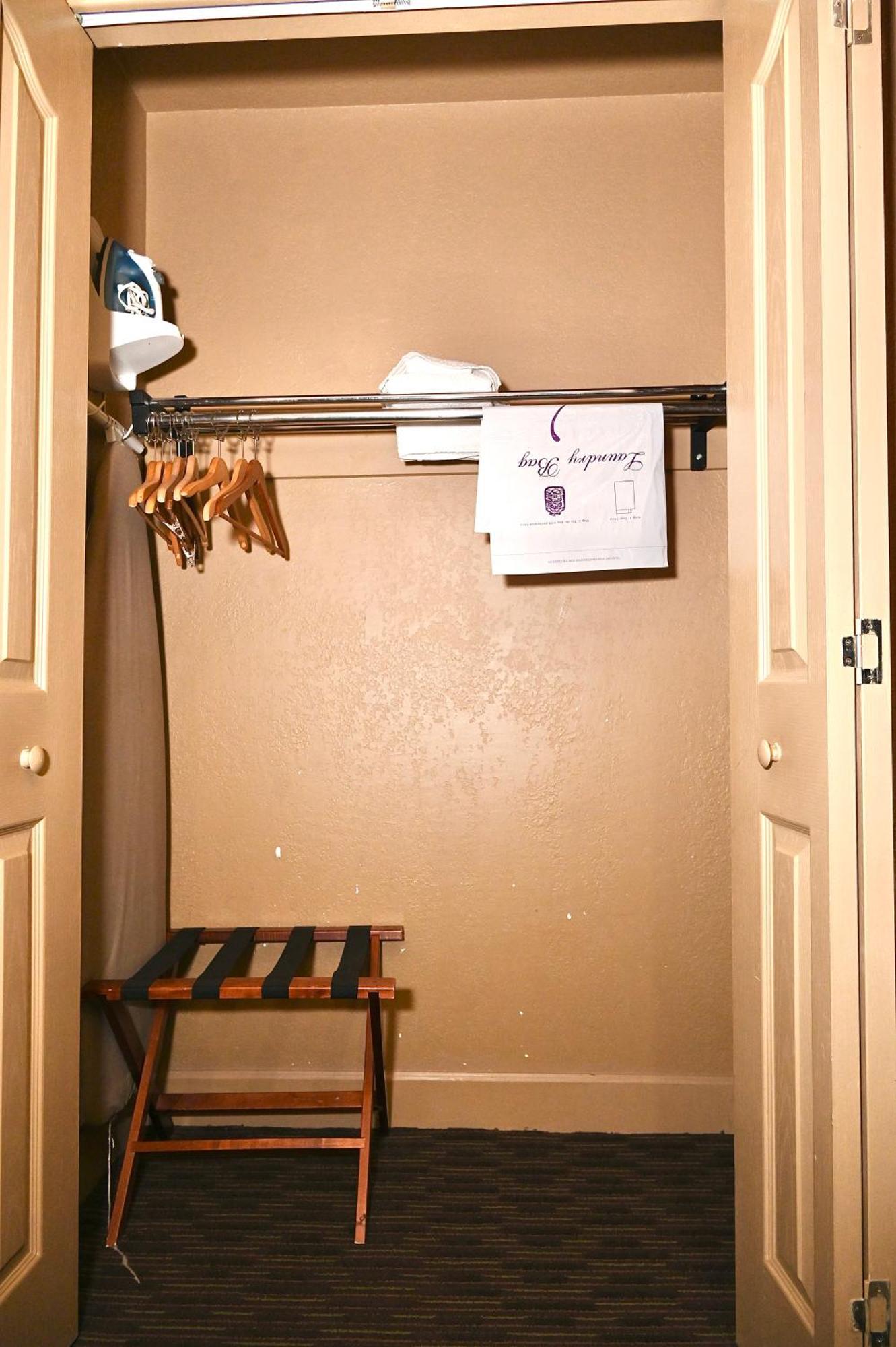 Fortune Inn & Suites Newport Kültér fotó