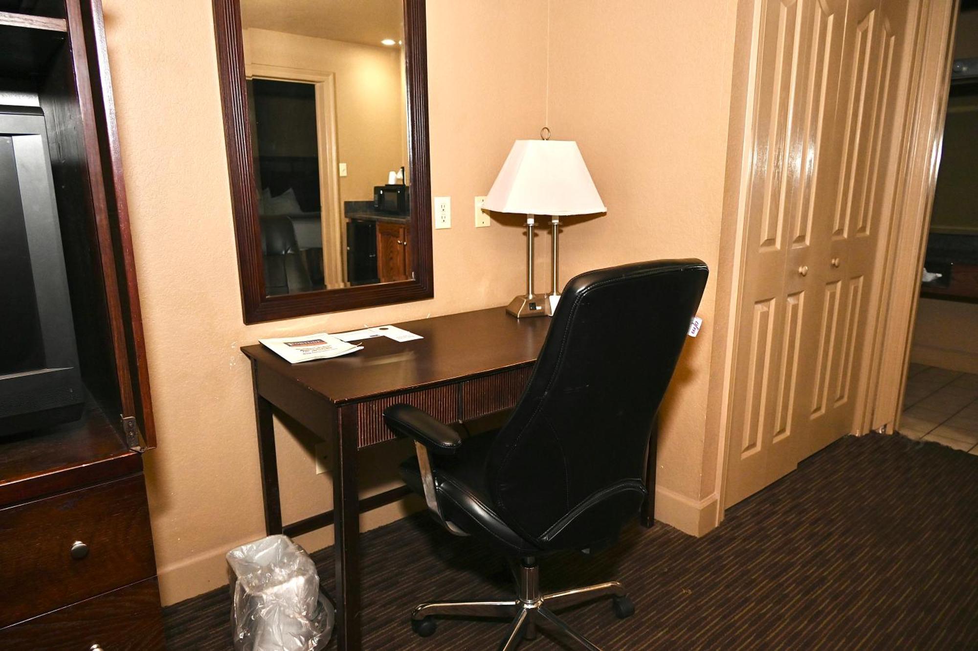 Fortune Inn & Suites Newport Kültér fotó