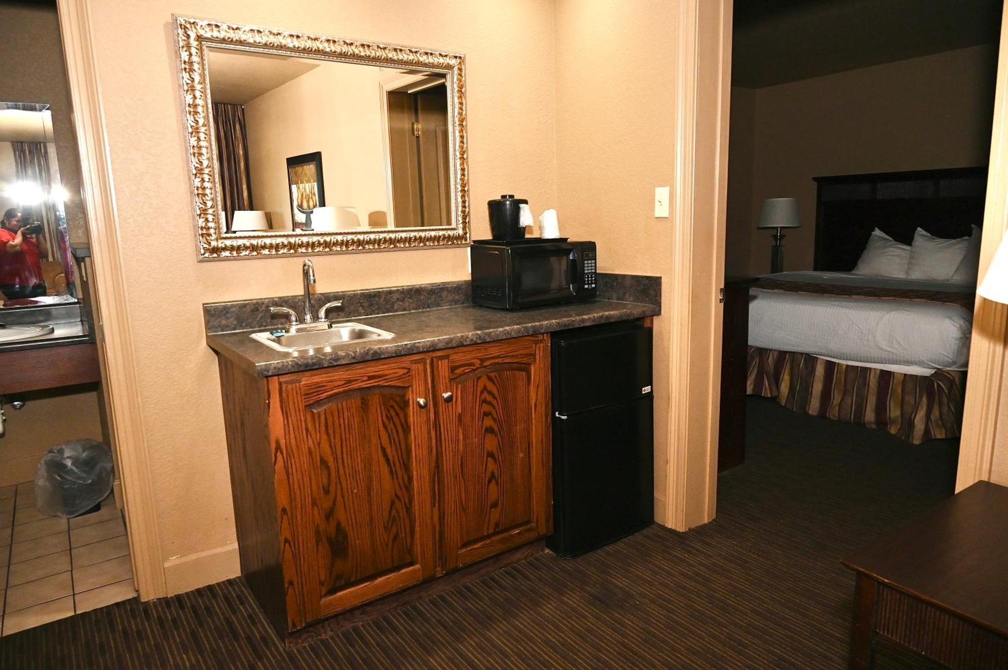 Fortune Inn & Suites Newport Kültér fotó