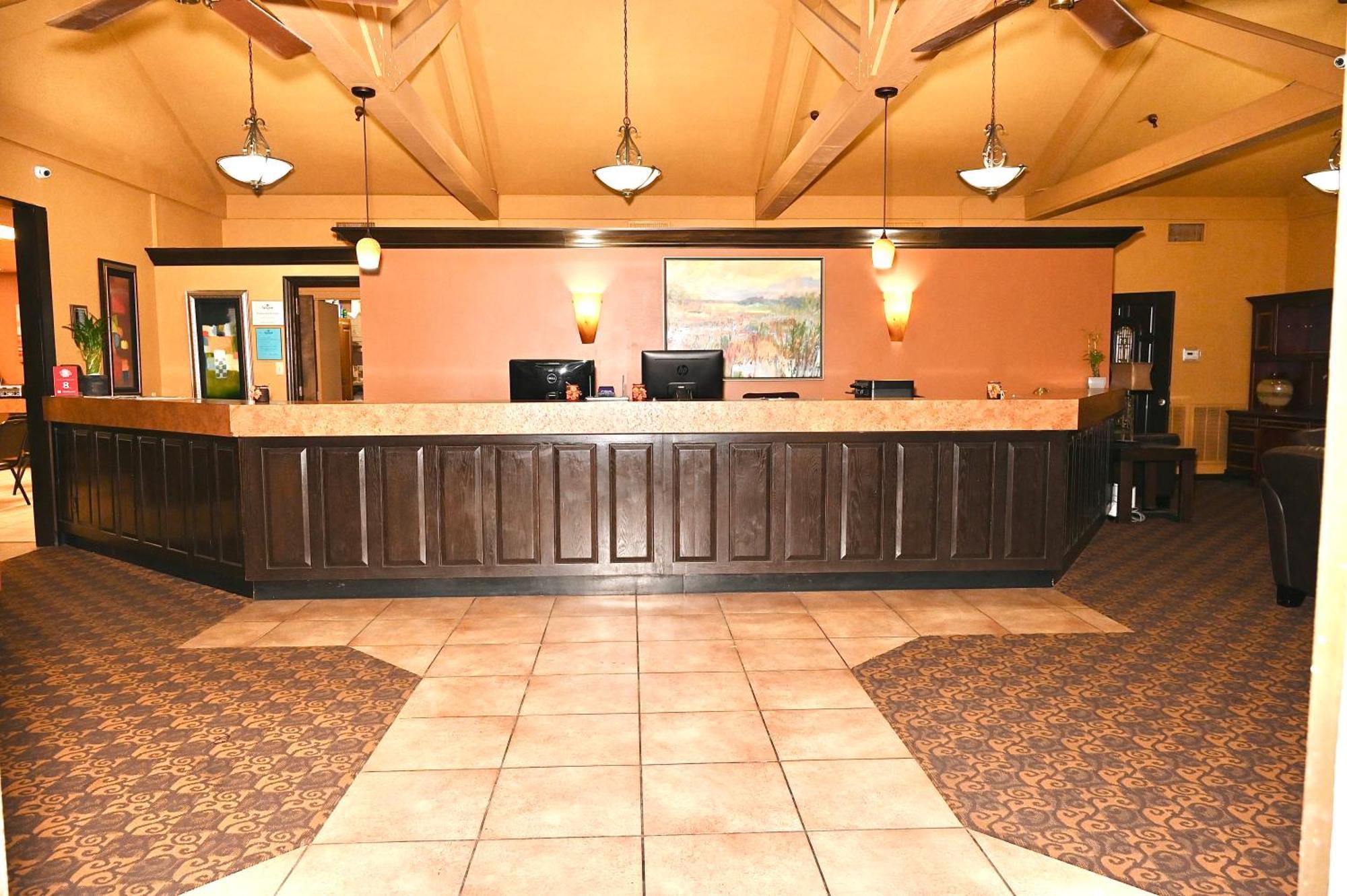 Fortune Inn & Suites Newport Kültér fotó