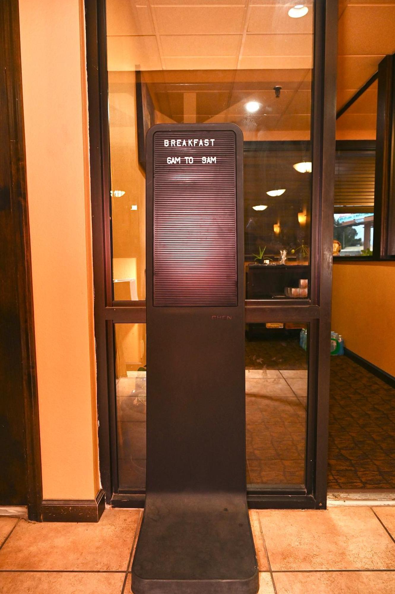 Fortune Inn & Suites Newport Kültér fotó